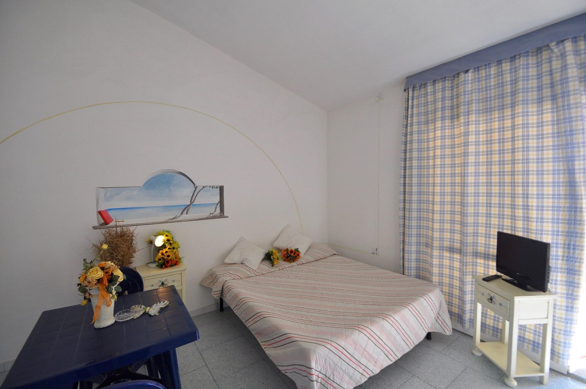 Residence Le Onde Badesi Eksteriør bilde